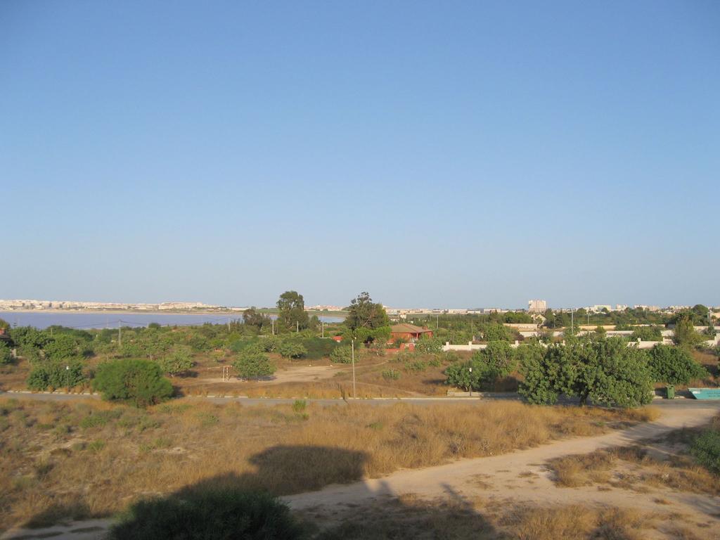 2 Bedroom Cozy Apartment In Torrevieja Exterior photo